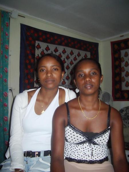 AMINATA ET SA COPINE RHMA